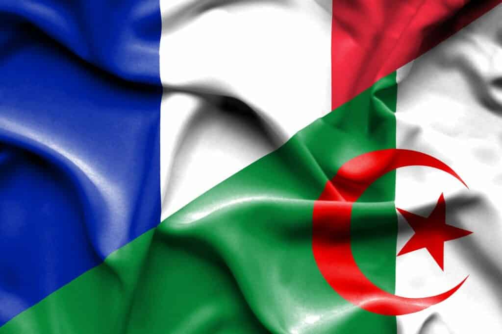 Drapeau France et Drapeau Algerie