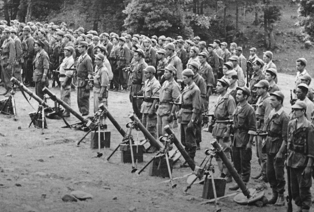 Soldats de l’Armée de libération nationale (ALN) au maquis.