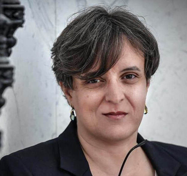 Portrait de Naïma Yahi (Paris, 2022, ©AFP).