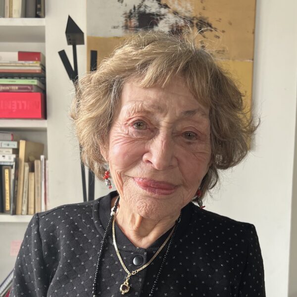 Alice Cherki, psychiatre et ancienne militante pour l’indépendance de l’Algérie chez elle à Paris