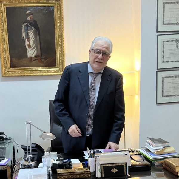 Chems-Eddine Hafiz, recteur de la Grande Mosquée de Paris, dans son bureau (13/02/2024, ©France Algérie Actualité).