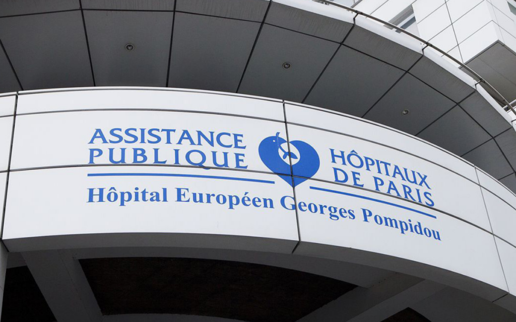 Le gouvernement français multiplie depuis des années les plans d’attractivité pour attirer les médecins français vers l’hôpital public, sans grand succès. Ce sont plutôt les médecins étrangers, dont environ 6000 algériens, qui l’empêchent de s’effondrer comme lors de la pandémie de la Covid-19 (illustration, ©AFP).
