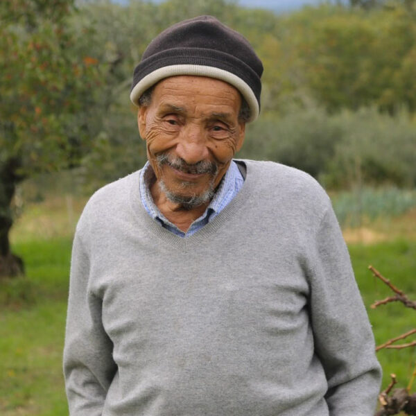 Pierre Rabhi en simple paysan chez lui dans l’Ardèche en 2021 (©Mouvement Colibris).