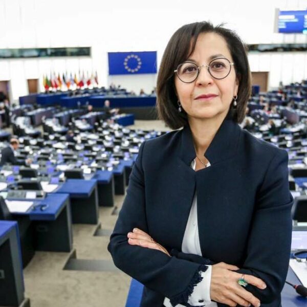 Tokia Saïfi occupait sa place méritée dans le célèbre hémicycle du Parlement européen, le cœur du réacteur de l’Europe, pendant 18 ans : 1999-2002 et 2004-2019 (©Tokia Saïfi).